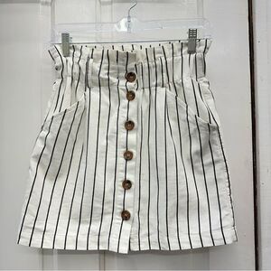 Willow and root lined‎ black and white striped skirt. women's xs.